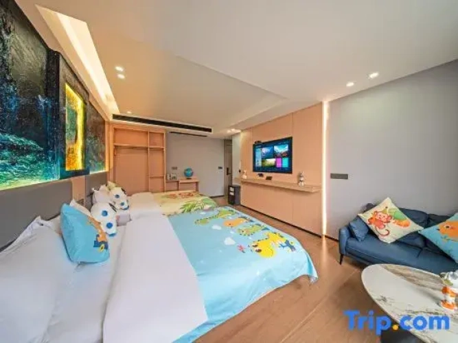 Standard Family room with view