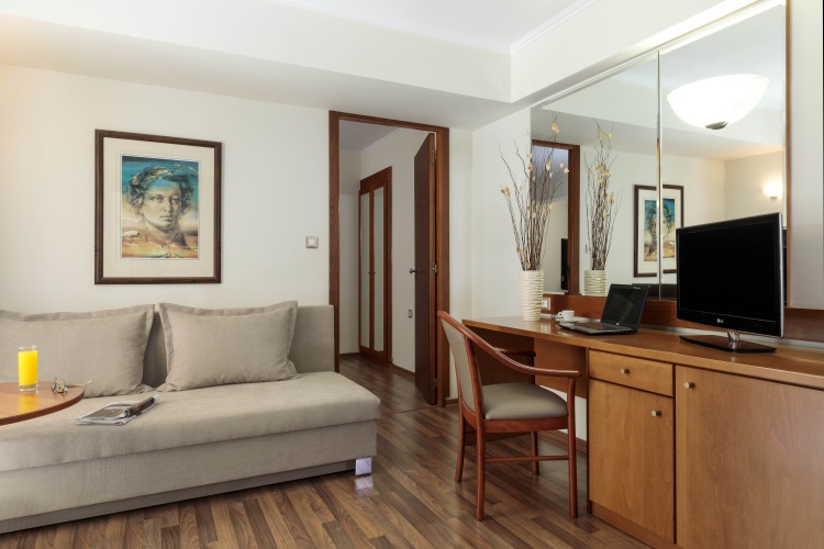 Best Western Plus Hotel Plaza photo 7