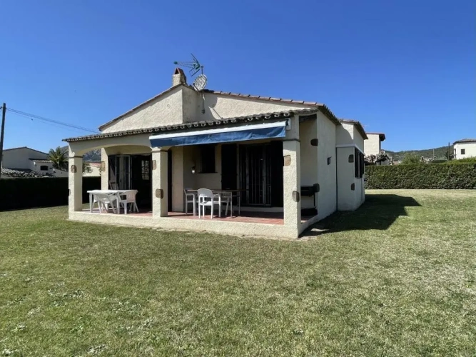 3 Bedrooms Villa