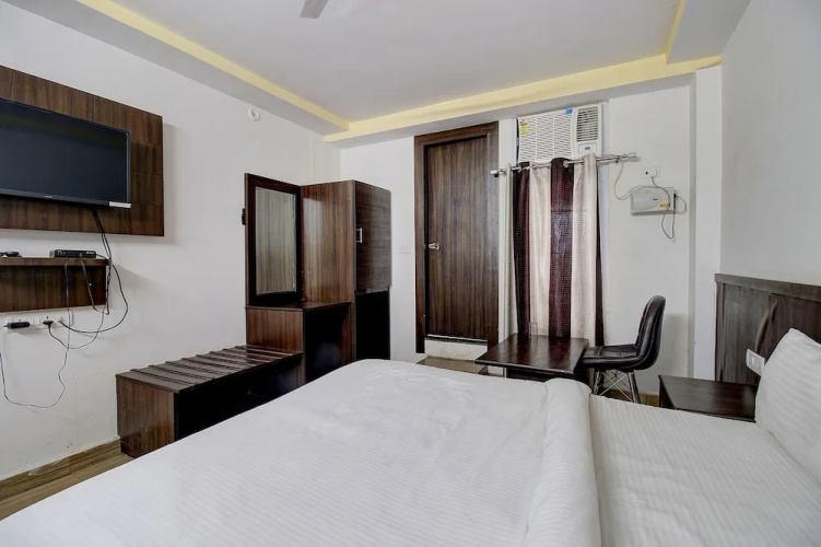 PS Grand by FabHotel