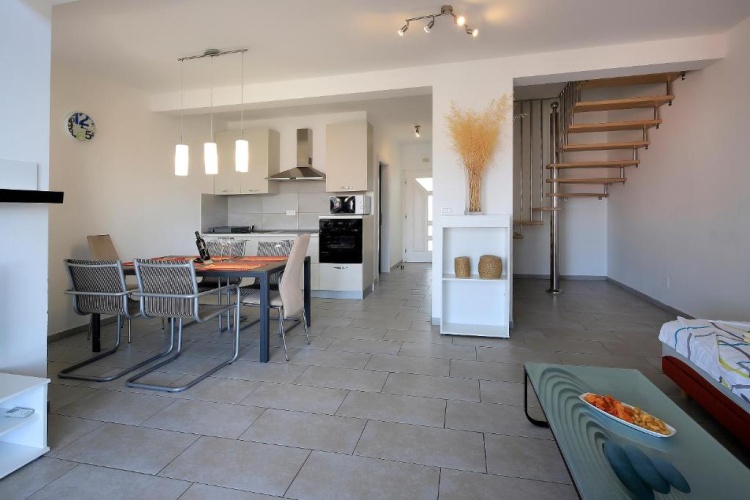 2 Bedrooms Apartment with sea view