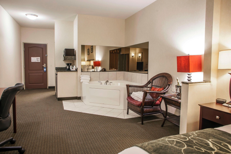 Comfort Suites Bloomington I-55 and I-74