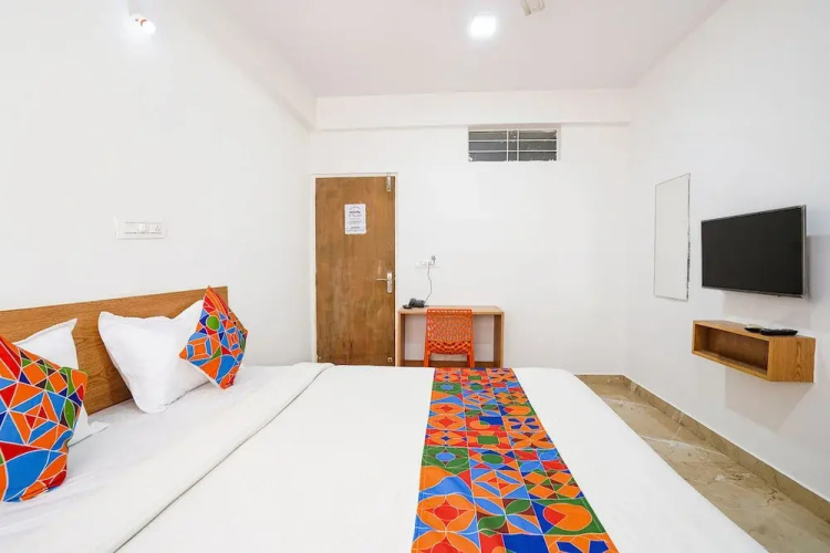 Fabhotel Humming Suites