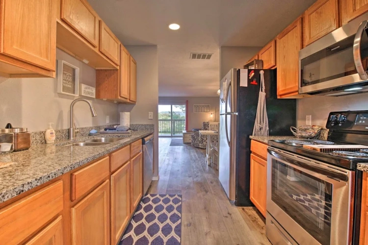 3 Bedrooms Apartment