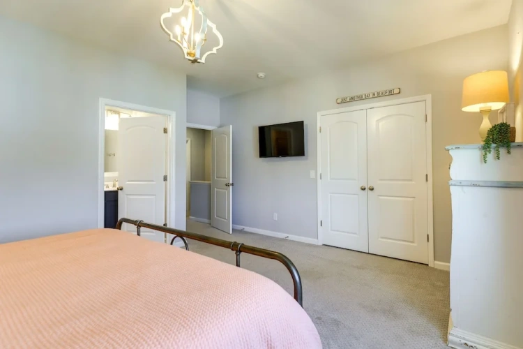 3 Bedrooms Apartment