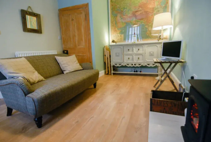398 Avondale Place Apartment