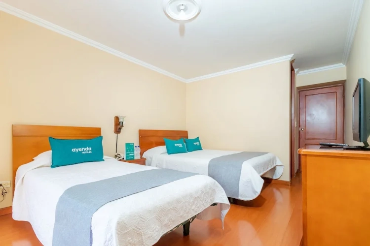 Standard Triple room