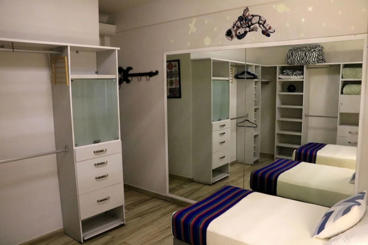 Shunya Apartment