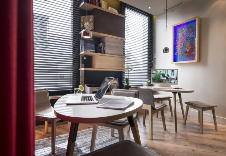 Max Hotel