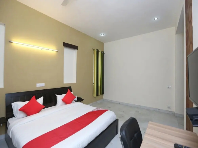 Lakshmi Residence By FabHotel