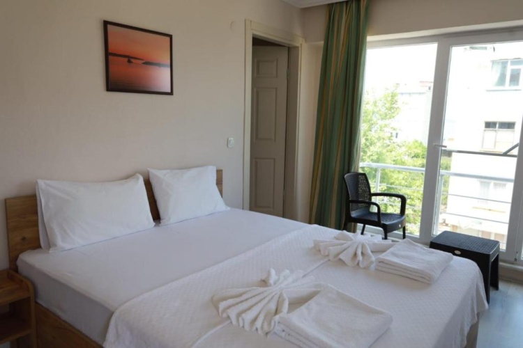 Standard Triple room with sea view