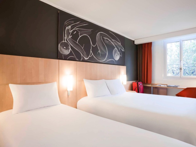 Standard Twin room