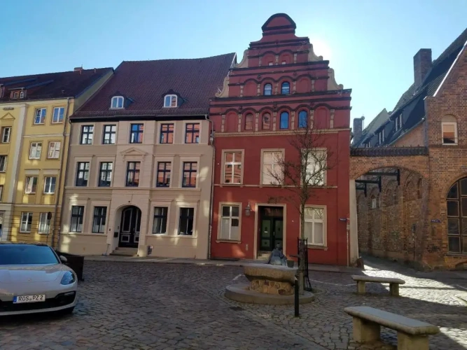 2 Bedrooms Apartment