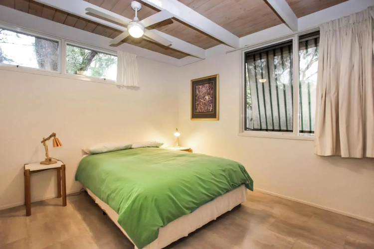 Large 4 Bedroom Home - Pet Friendly