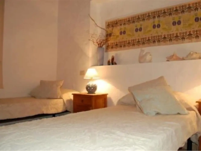 5 Bedrooms Villa