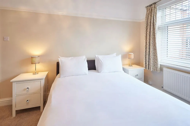 Host Stay Wardman Crescent