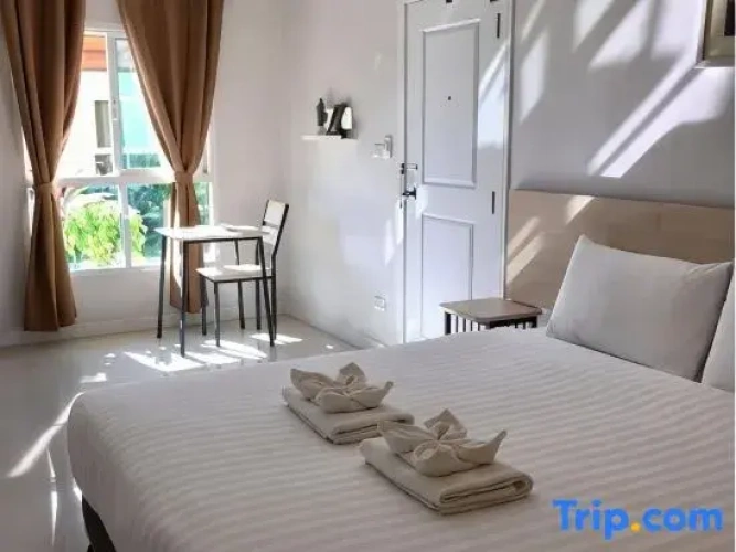 Deluxe Double Studio with pool view