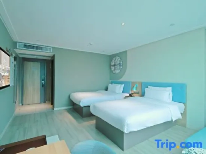 Superior Double room with street view