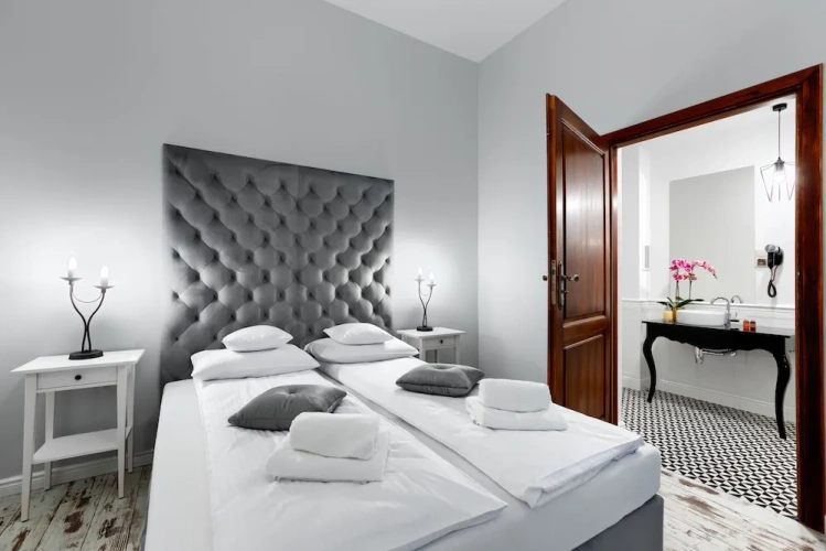 1 Bedroom Apartment