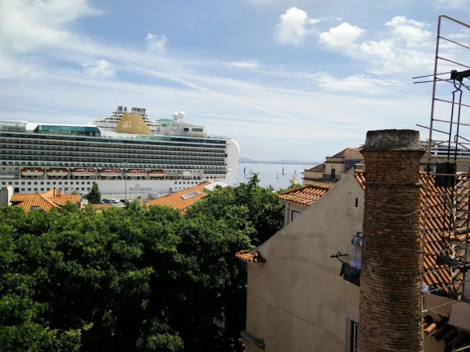 Xavier - Alfama River View by Team4You