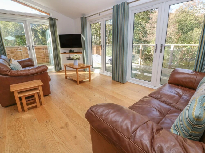 2 Miller's Island, Looe