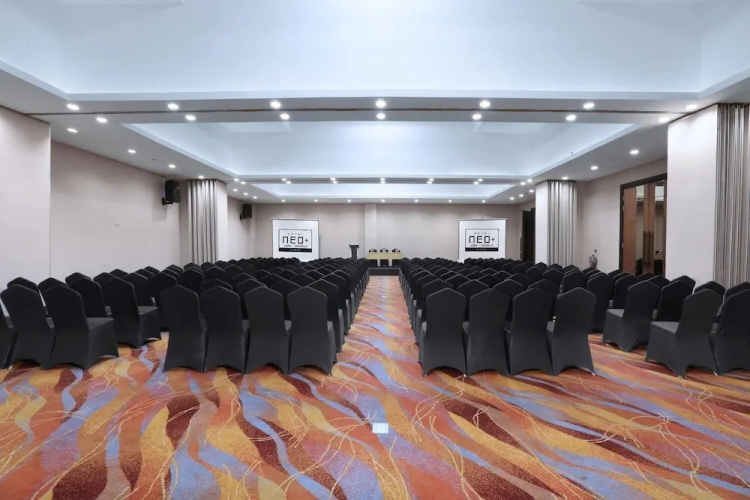 Hotel NEO + Waru-Sidoarjo