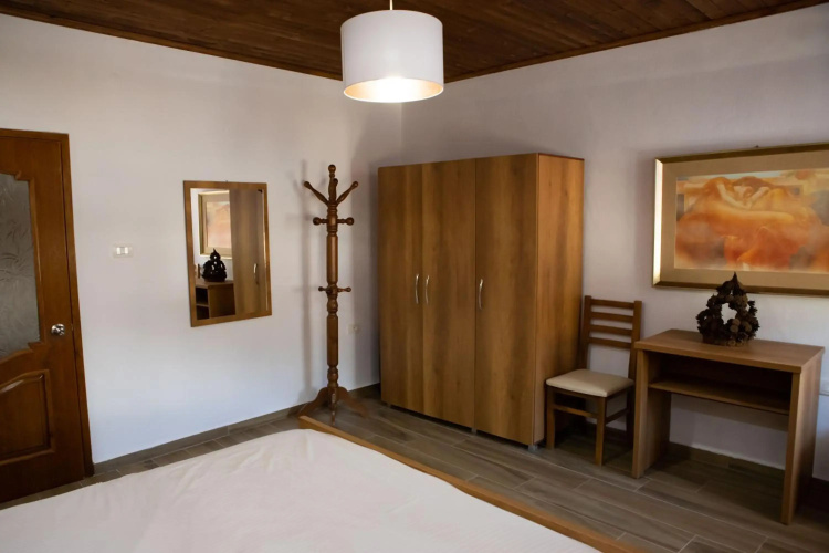 Eni entire guesthouse