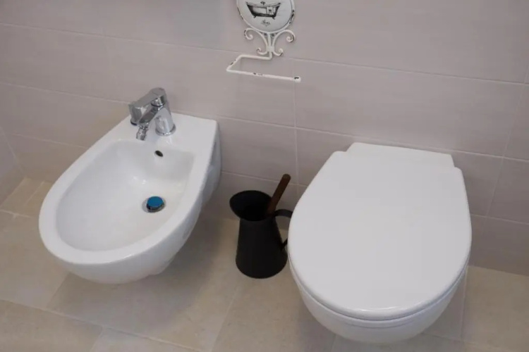 Equorum Prospectus 1 - OSTUNI CENTRO - Guest House