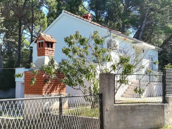 2 Bedrooms Cottage