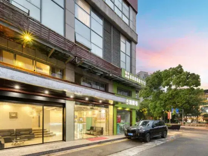 Taizhou Baiyi Hotel