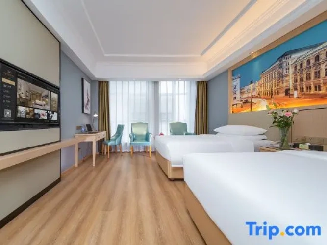 Deluxe Double room with city view