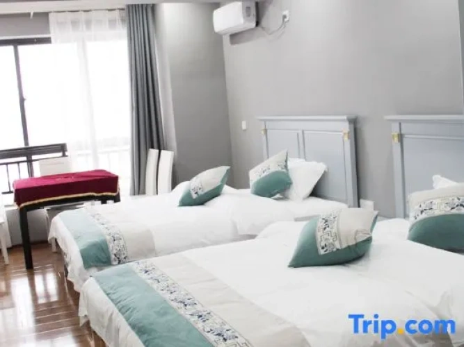 Deluxe Twin Attic Cottage
