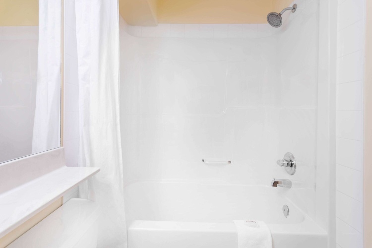 Ramada By Wyndham Hinton photo 10