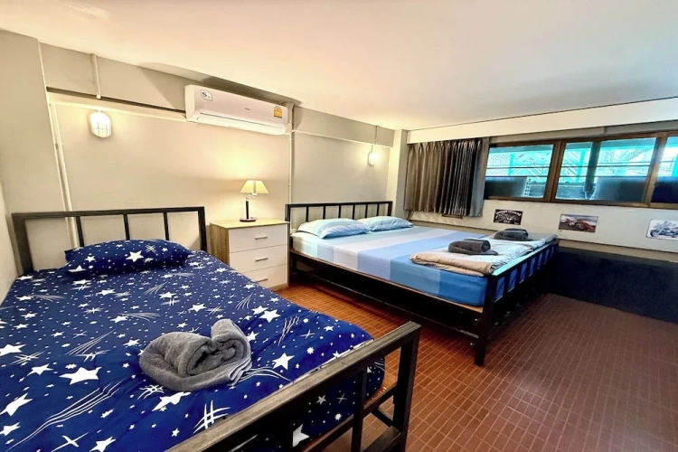 Standard Triple room