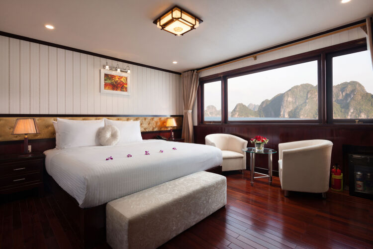 Halong Silversea CruiseOver view