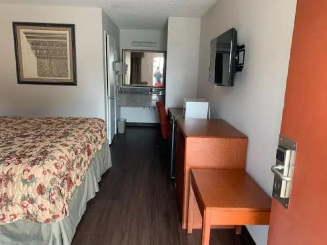 Economy Inn
