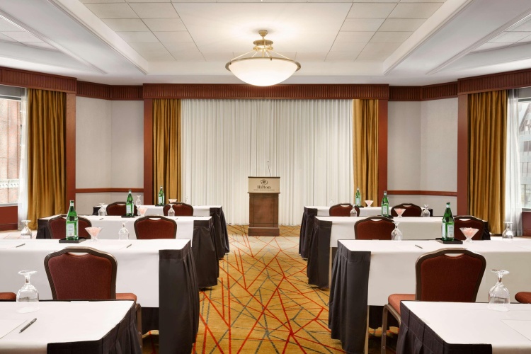 Hilton Chicago/Magnificent Mile Suites photo 15