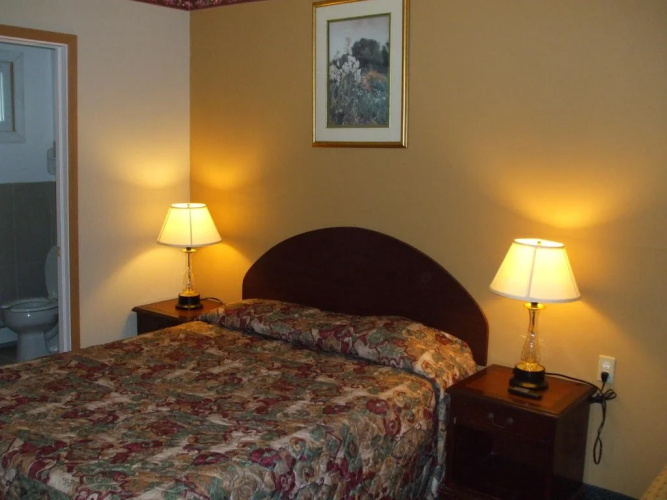 Forest Plaza Motel