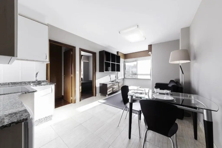 2 Bedrooms Triple Apartment