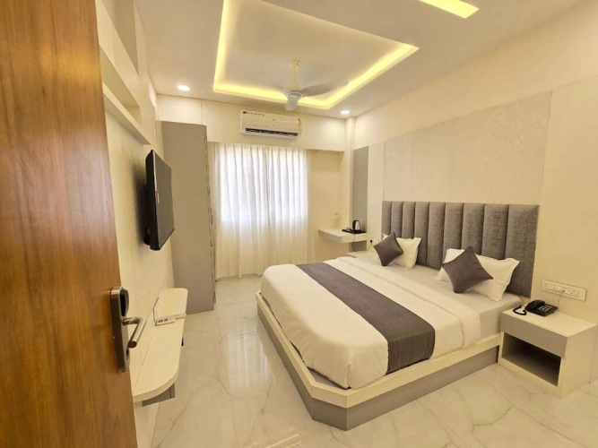 Superior Double room with city view