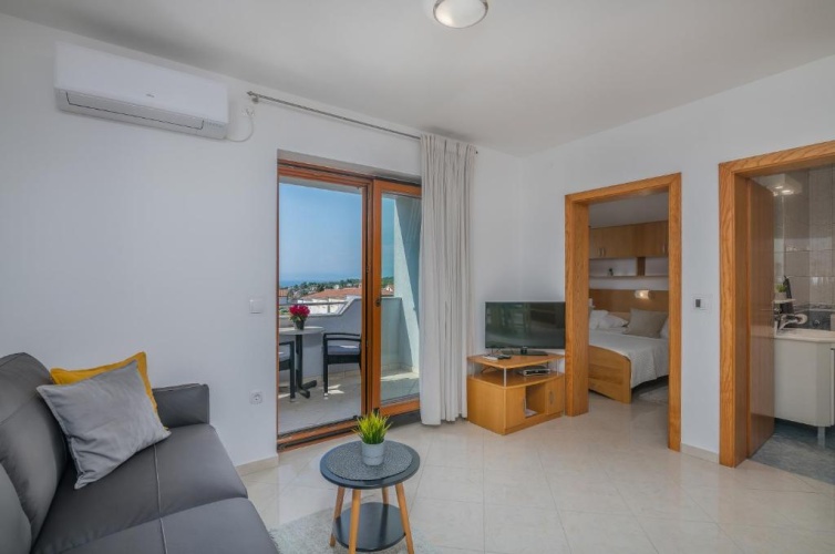 1 Bedroom Comfort Apartment with balcony and with view