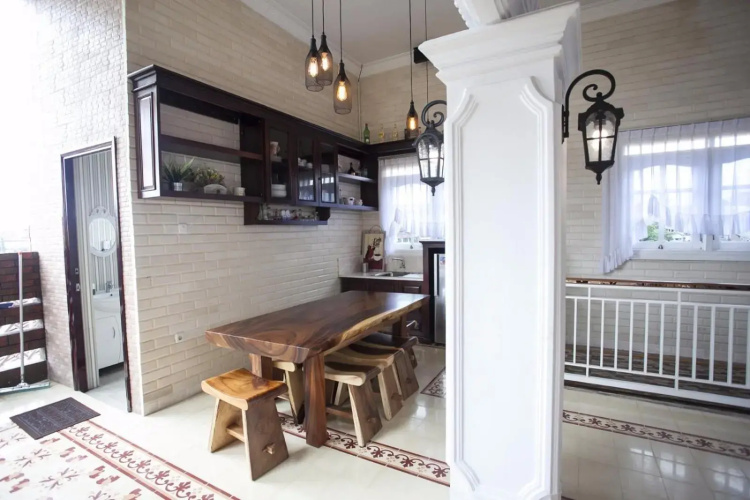 Huis Van Gustafine Floor 2