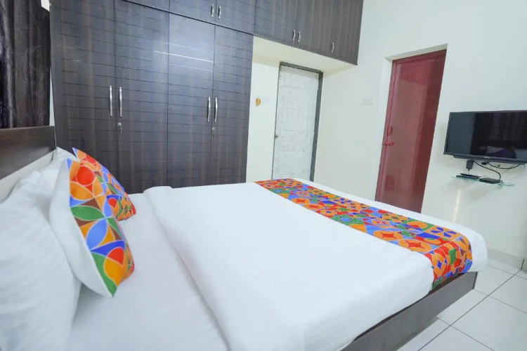 Via Town Space Apartment