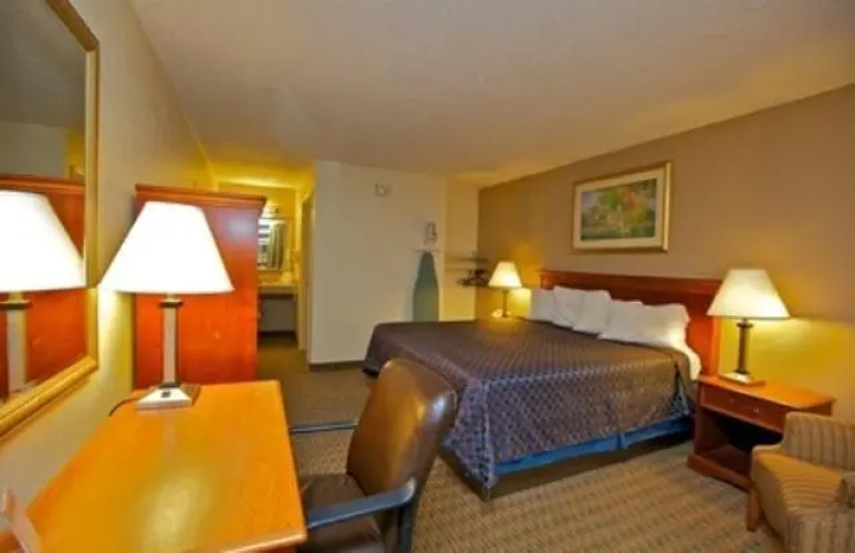 Super 8 Newport