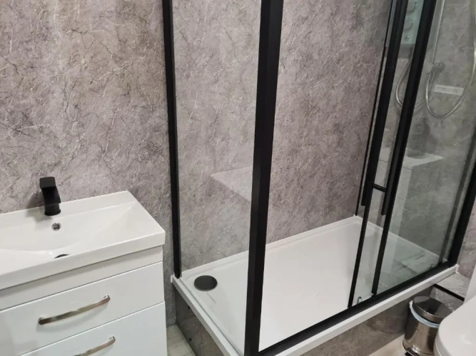 3 Bedrooms Apartment
