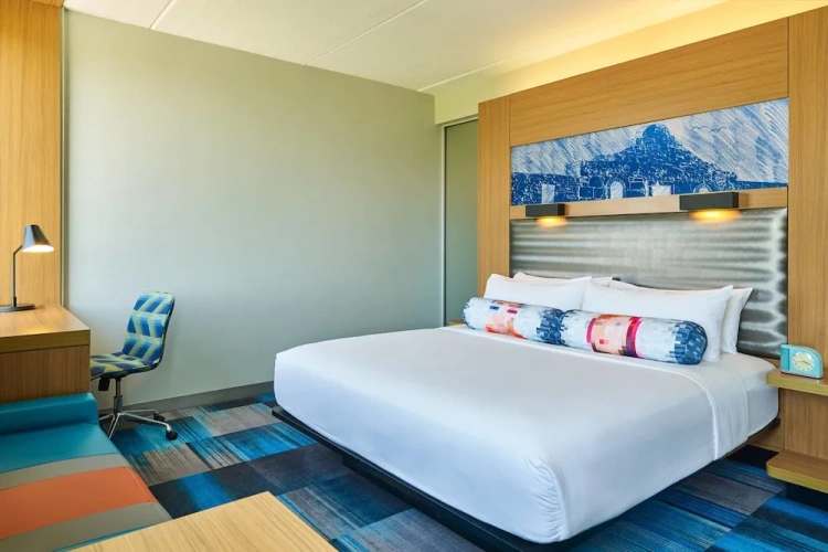 Aloft Double room