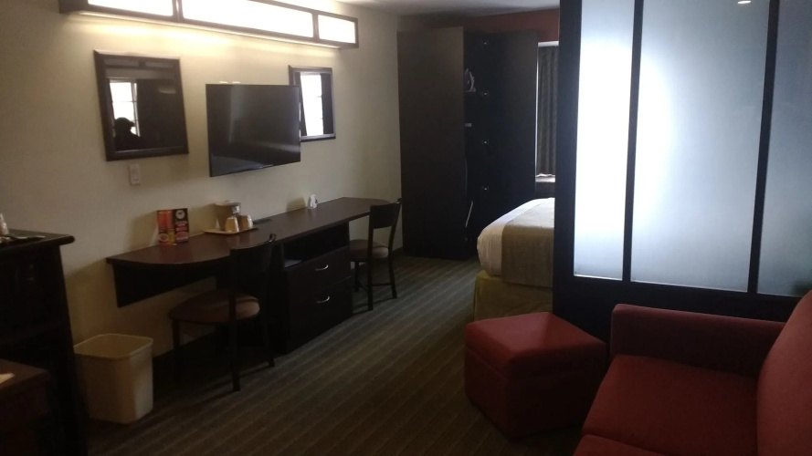 Microtel Inn & Suites by Wyndham Toluca