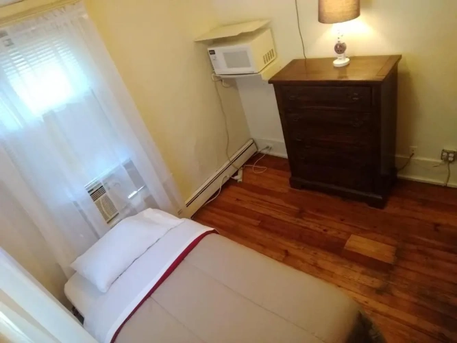 Economy Twin room