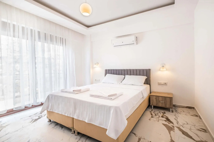 Golden Rose Suit Pension