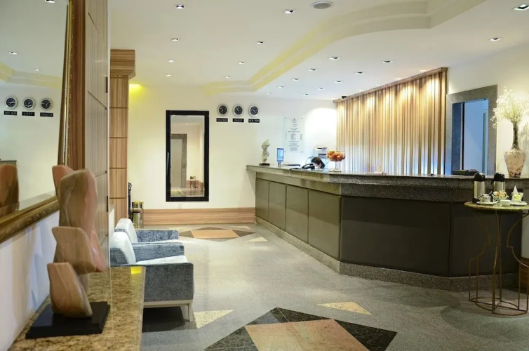 Castel Plaza Hotel